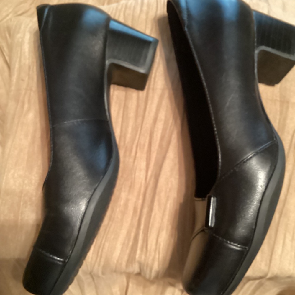 Clarks heels - Picture 3 of 4